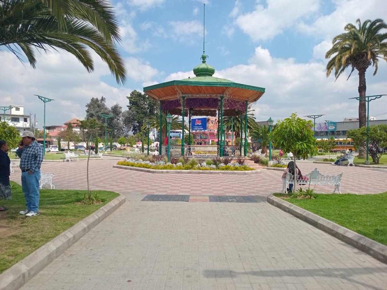 Bancas en Parque